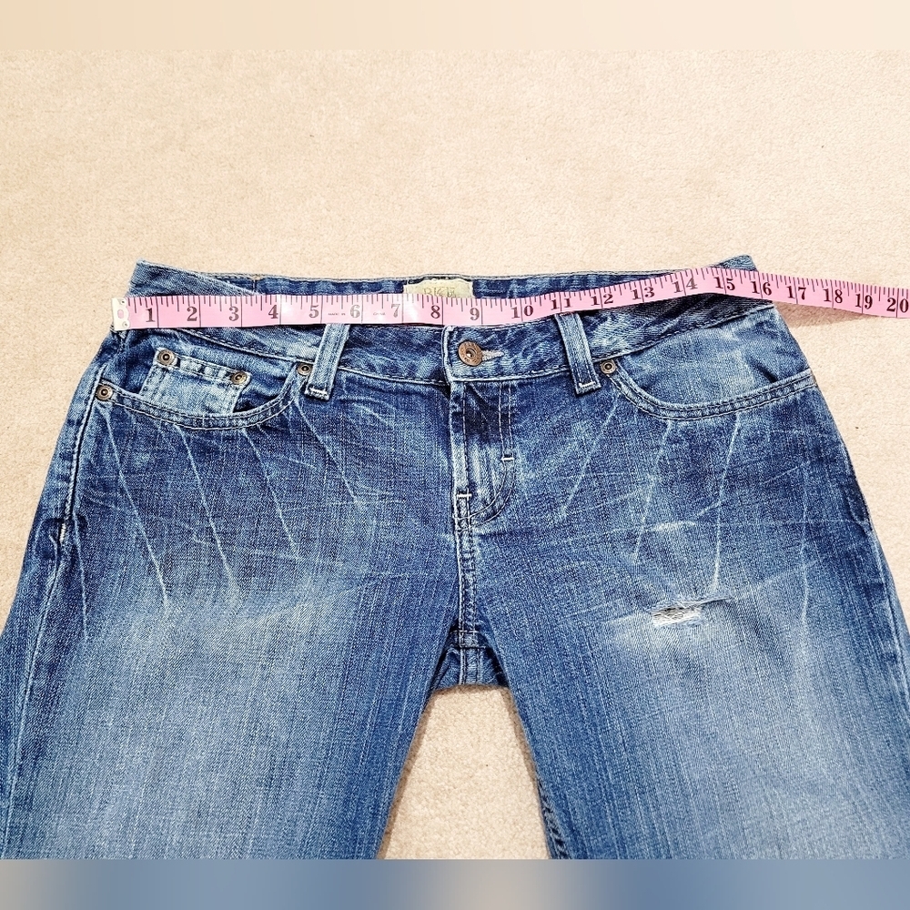 BKE Culture Buckle Jeans Men 30x31 Blue Distressed Bootcut Denim Star 20 Stretch - Picture 5 of 12